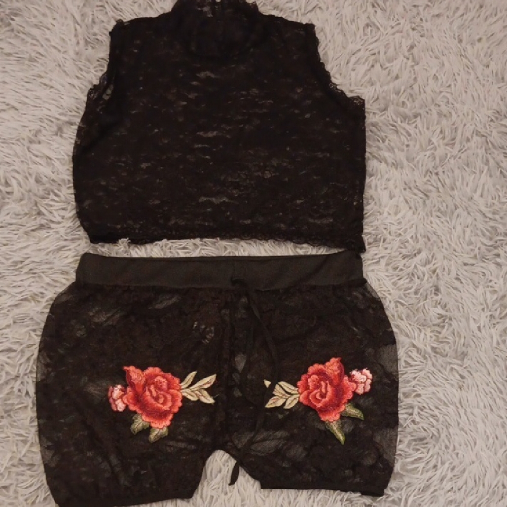 Black Lace Top and Shorts Set with Red Floral Embroidery/XS